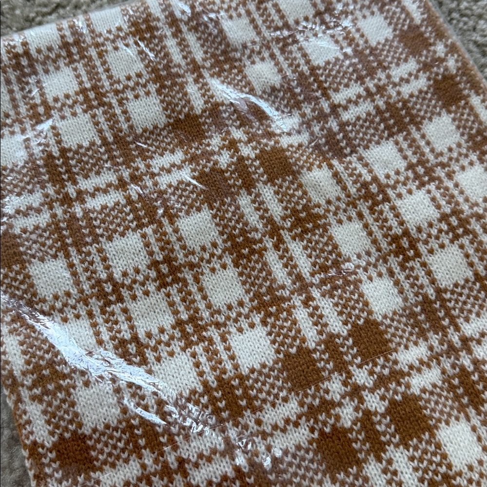 NWT! Timberland Brown and Cream Checkered Scarf - Picture 2 of 5